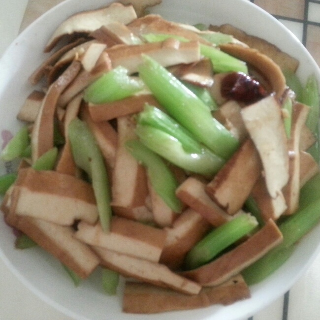 芹菜香干
