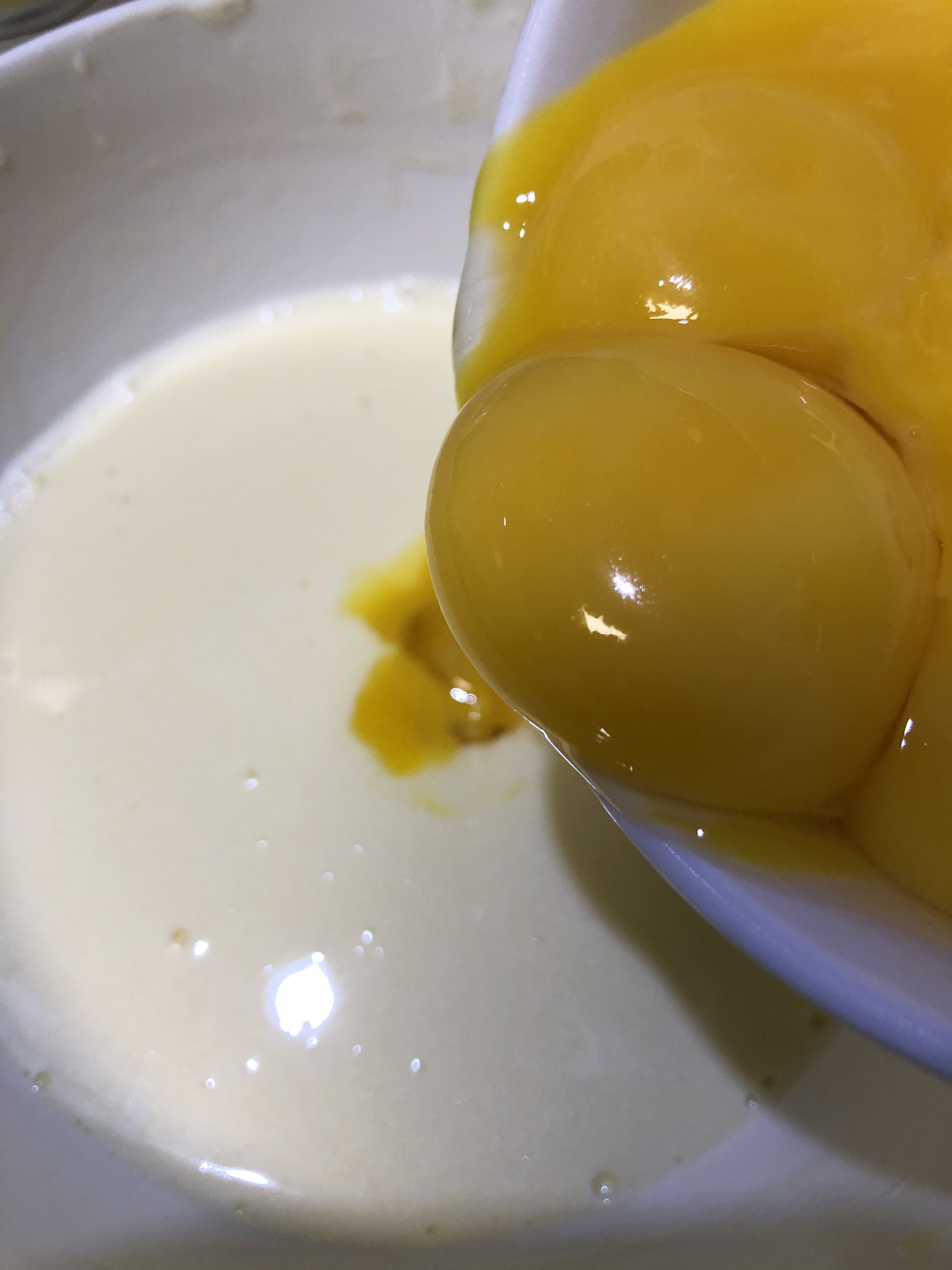奶油奶酪纸杯蛋糕—消耗用剩的奶油奶酪的做法 步骤7