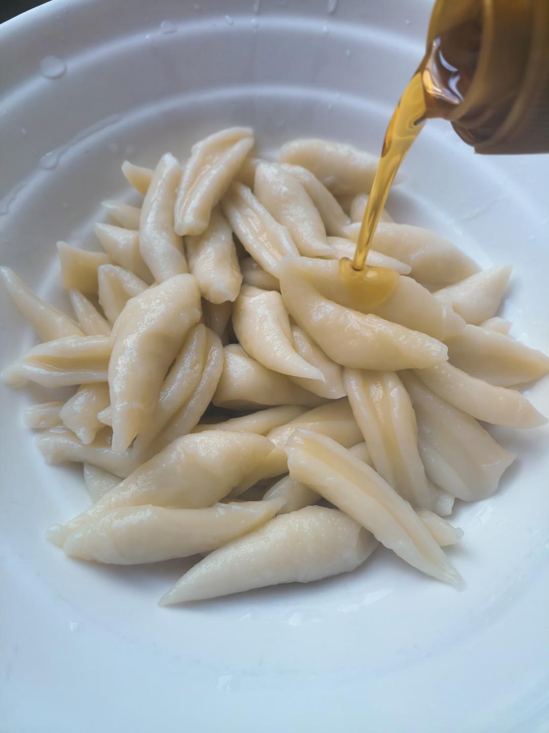 孩子爱吃的番茄剪刀面鱼
