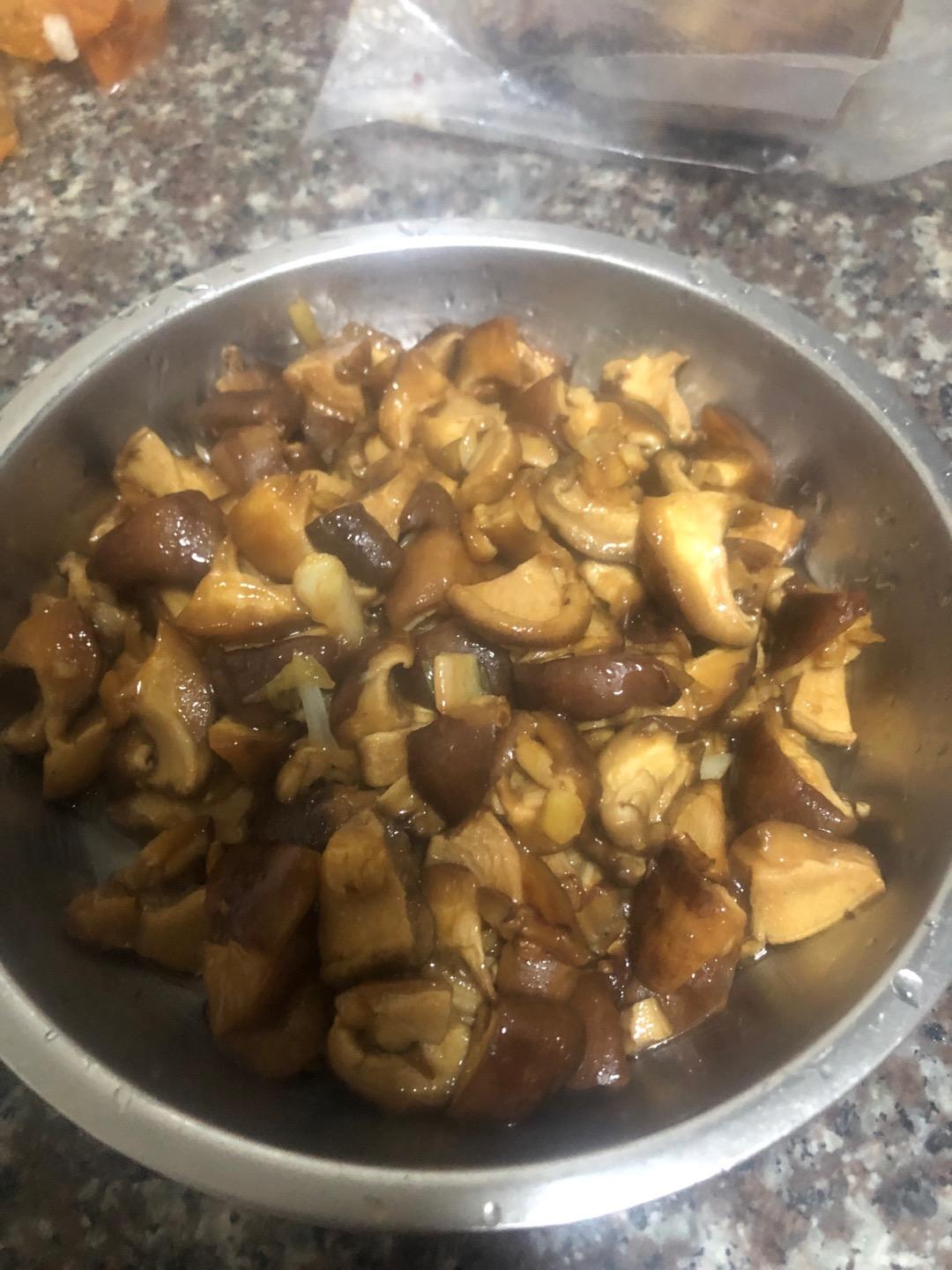 鲜嫩多汁，比鲍鱼还好吃红烧香菇