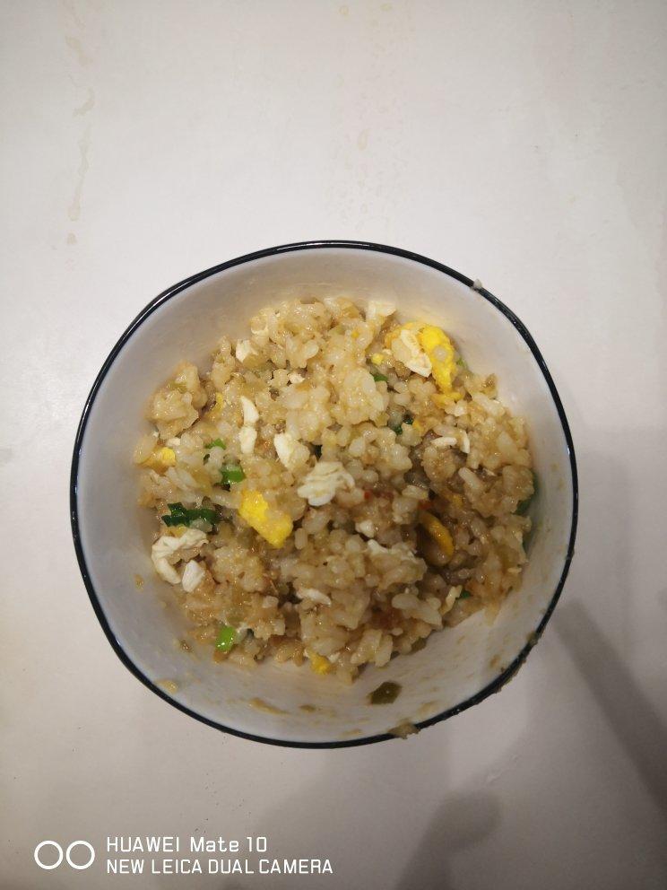 厨师长教你：“酱油炒饭”的家常做法，里面满满的小技巧，很受用