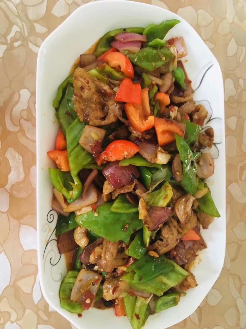 成都人家里的青椒回锅肉