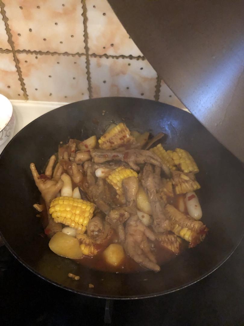 【香辣明虾肉蟹煲】