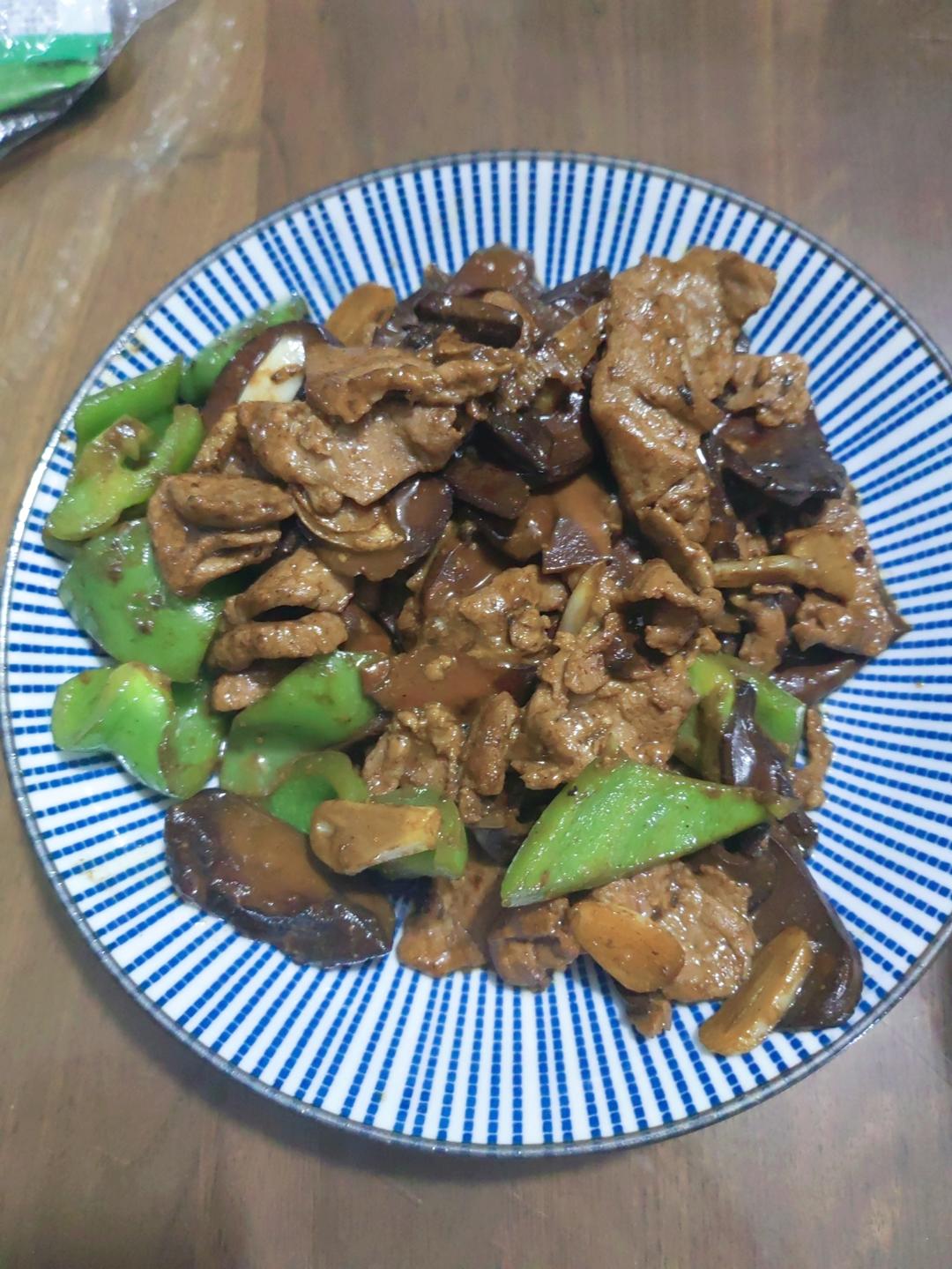 牛肝菌炒肉