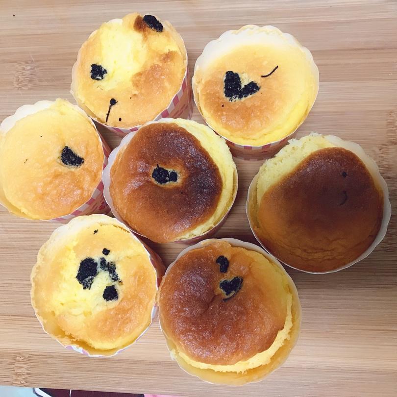 小杨爱吃肉做的奶香迷你蛋糕仔