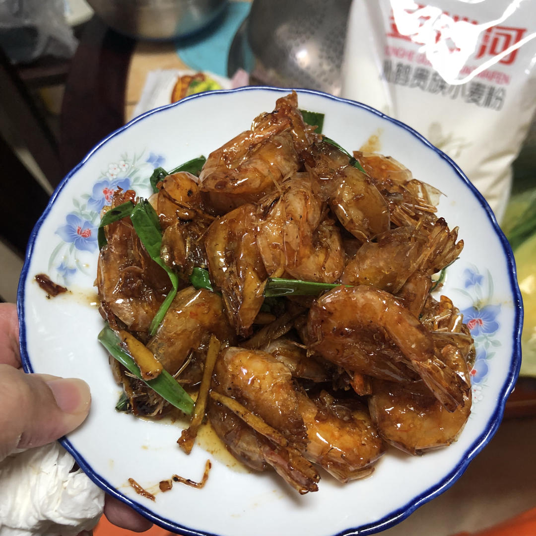 【油爆虾】