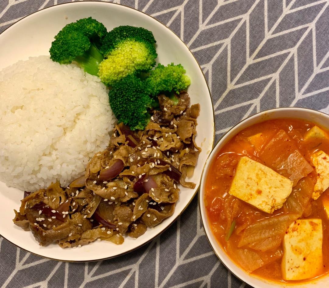 洋葱肥牛饭