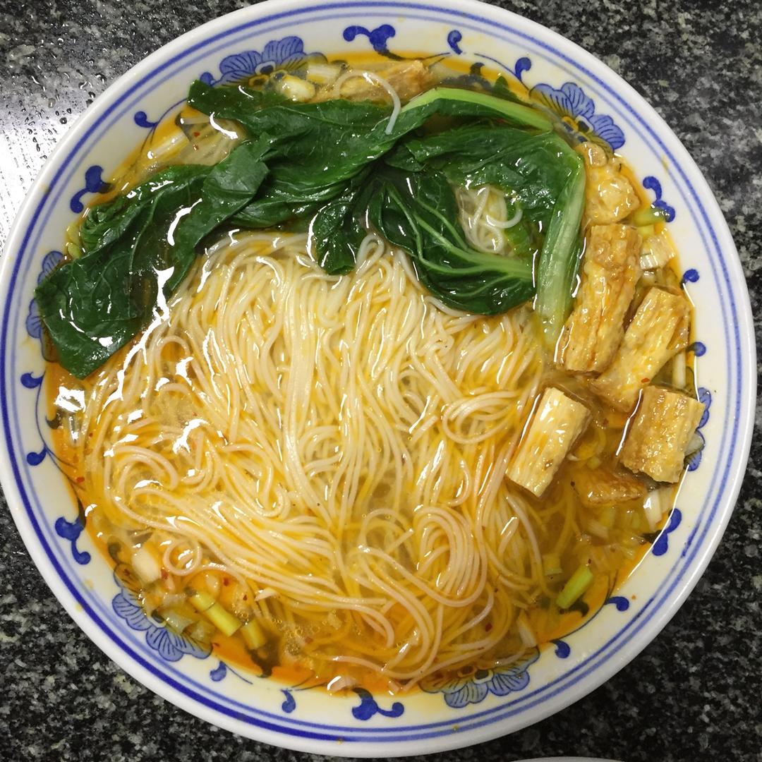 热汤面