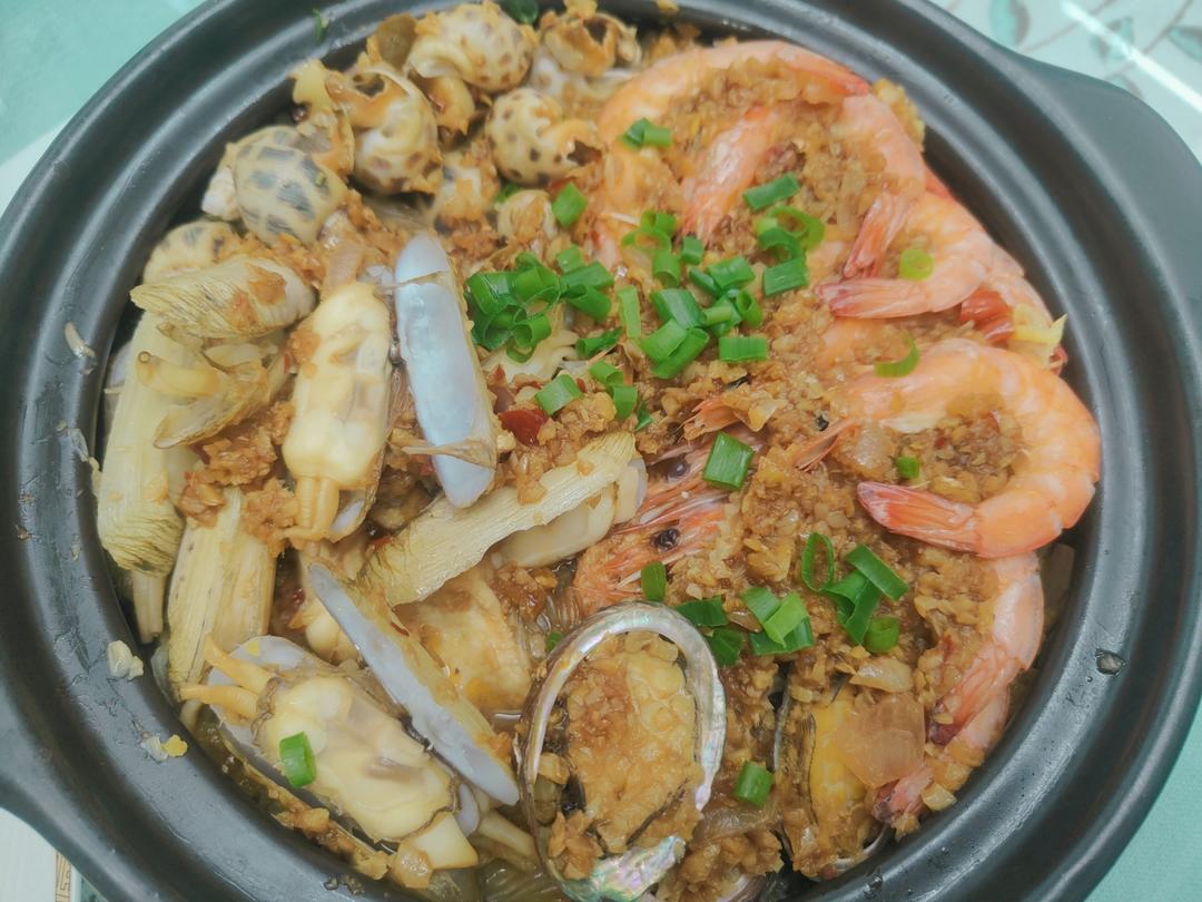 简单💯鲜美多汁❗️蒜蓉粉丝海鲜煲好吃到爆～