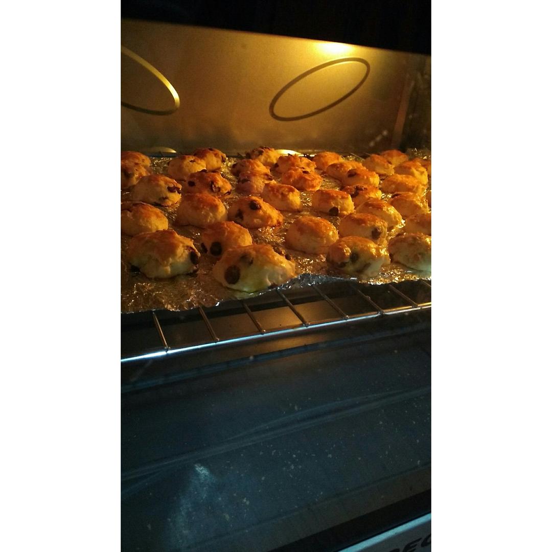 【视频】3分钟 奶油司康Scone(可能是世界上最快手的司康) 消耗淡奶油～