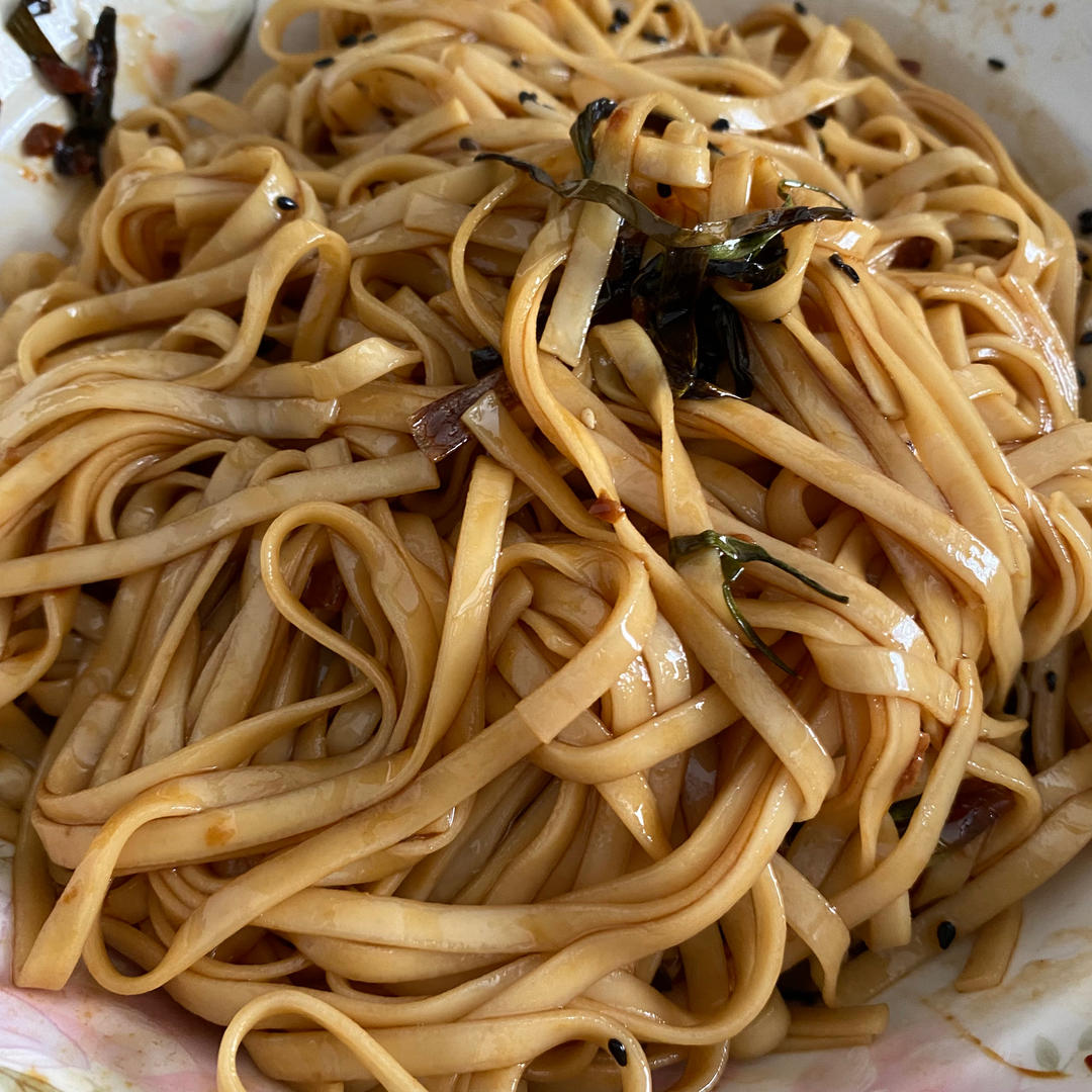 10分钟搞定的一碗葱油拌面