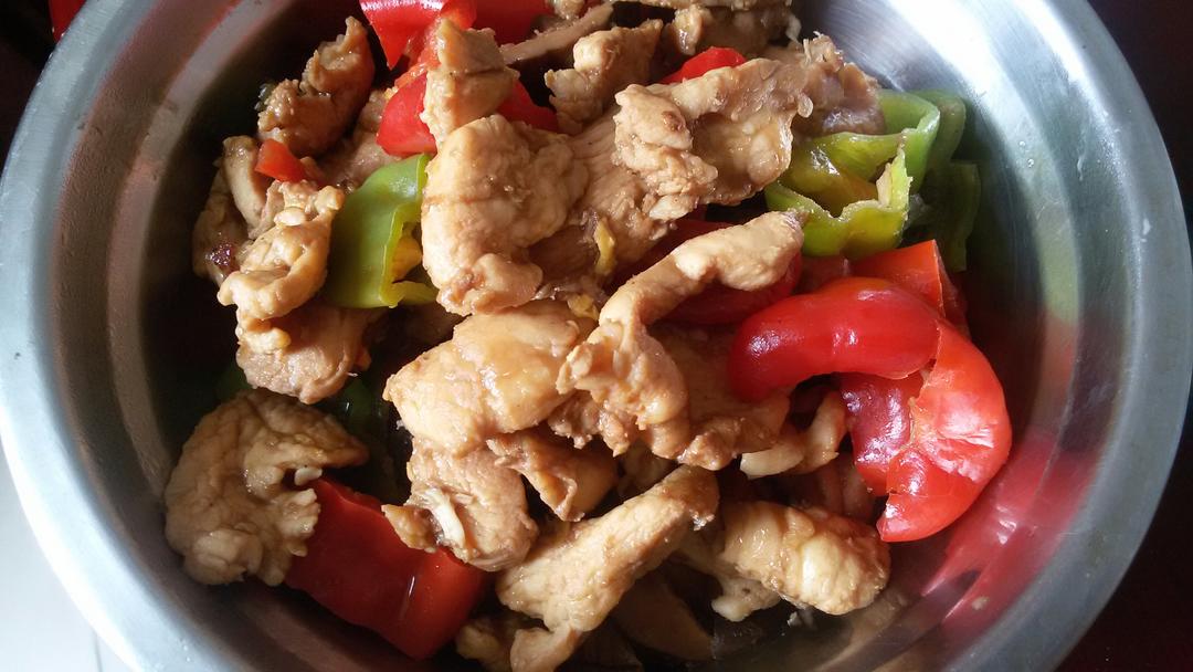红椒炒鸡脯肉