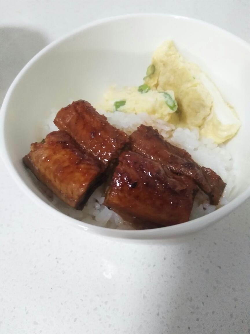 厚蛋烧鳗鱼饭