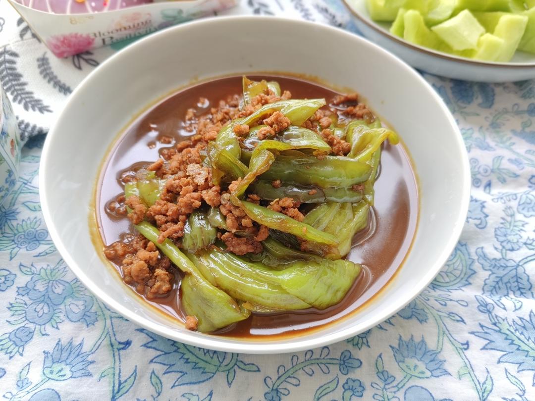 油焖肉末青椒