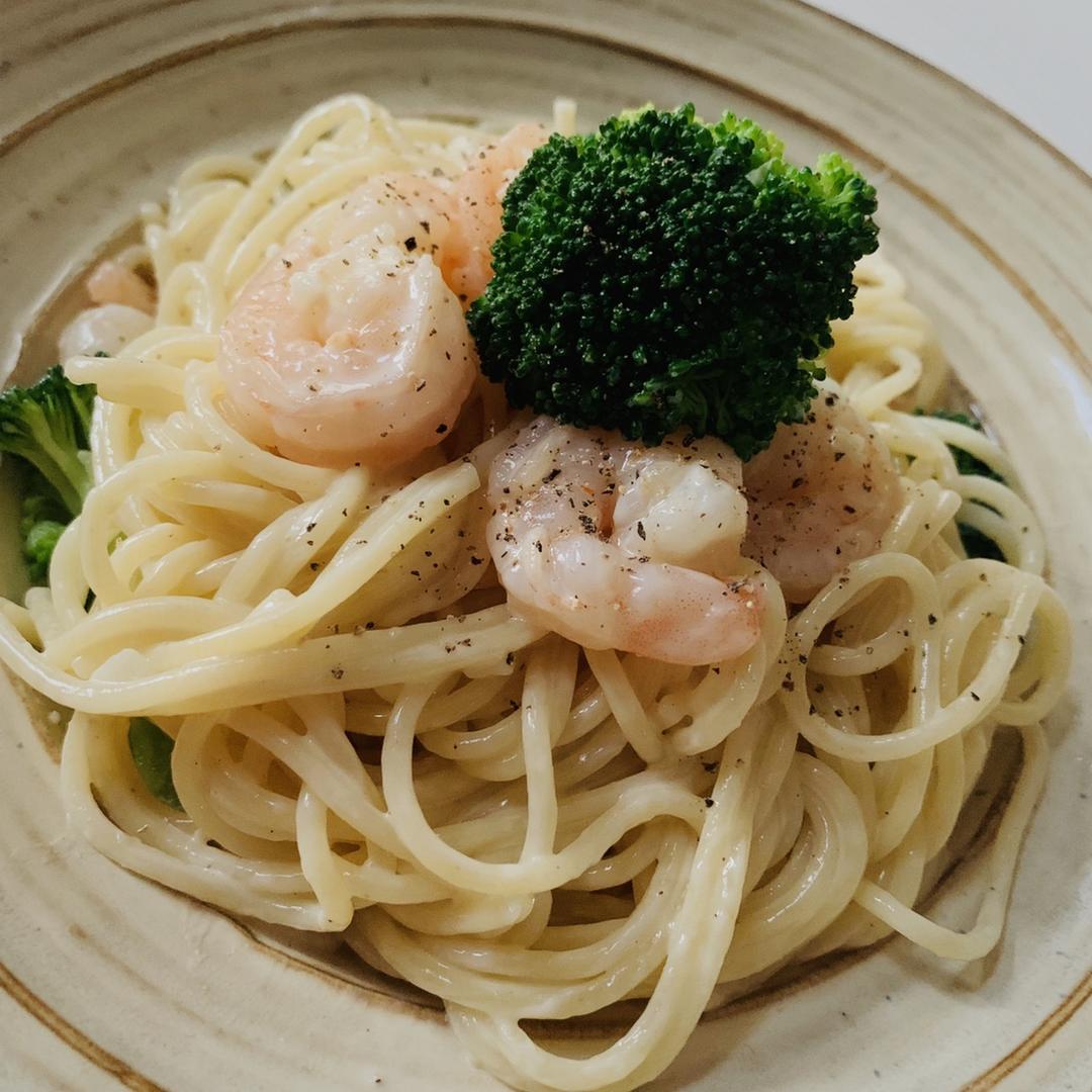 奶香浓郁的西兰花虾仁意面！