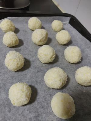 蛋白椰丝球（消耗做冰淇淋多出来蛋白）的做法 步骤6