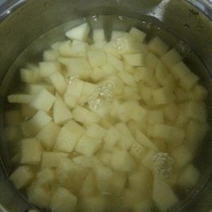 马苏里拉芝士焗奶汁土豆培根的做法 步骤1
