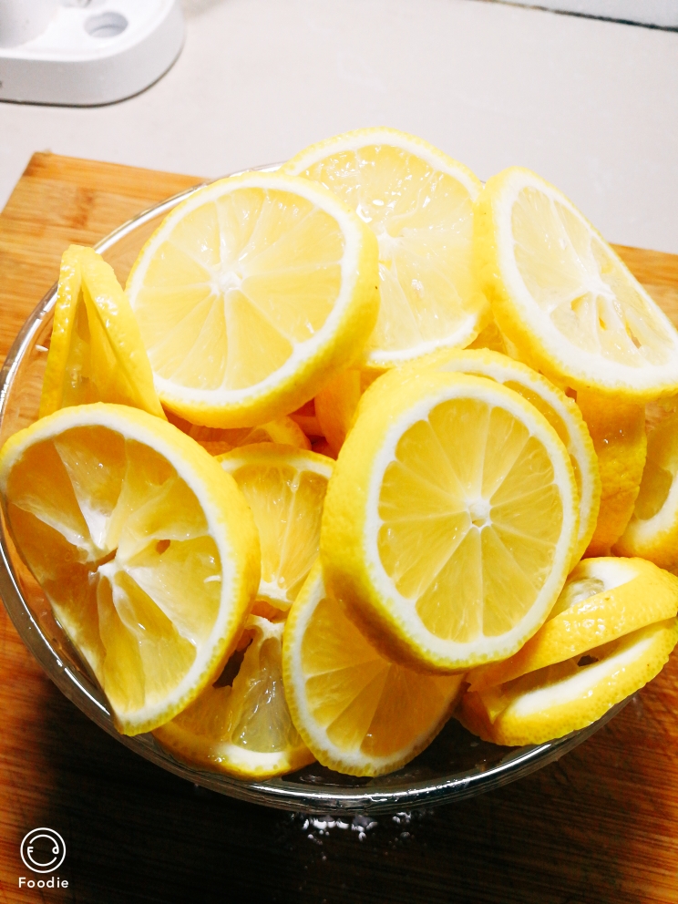 超简单电饭煲🌟川贝柠檬膏的做法 步骤1