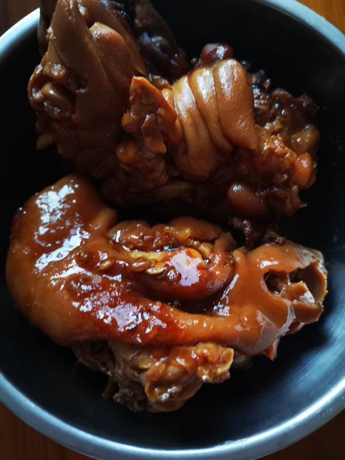 酱香卤猪蹄