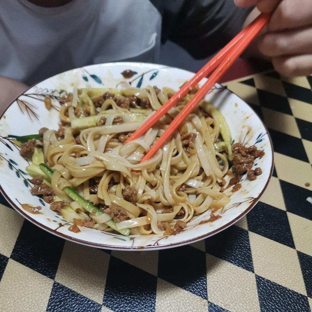 家常面~超简单又好吃的炸酱面🍜肉酱拌面