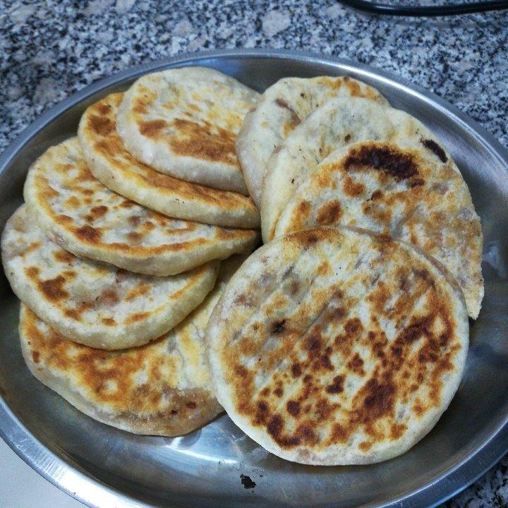 东北酸菜猪肉馅饼