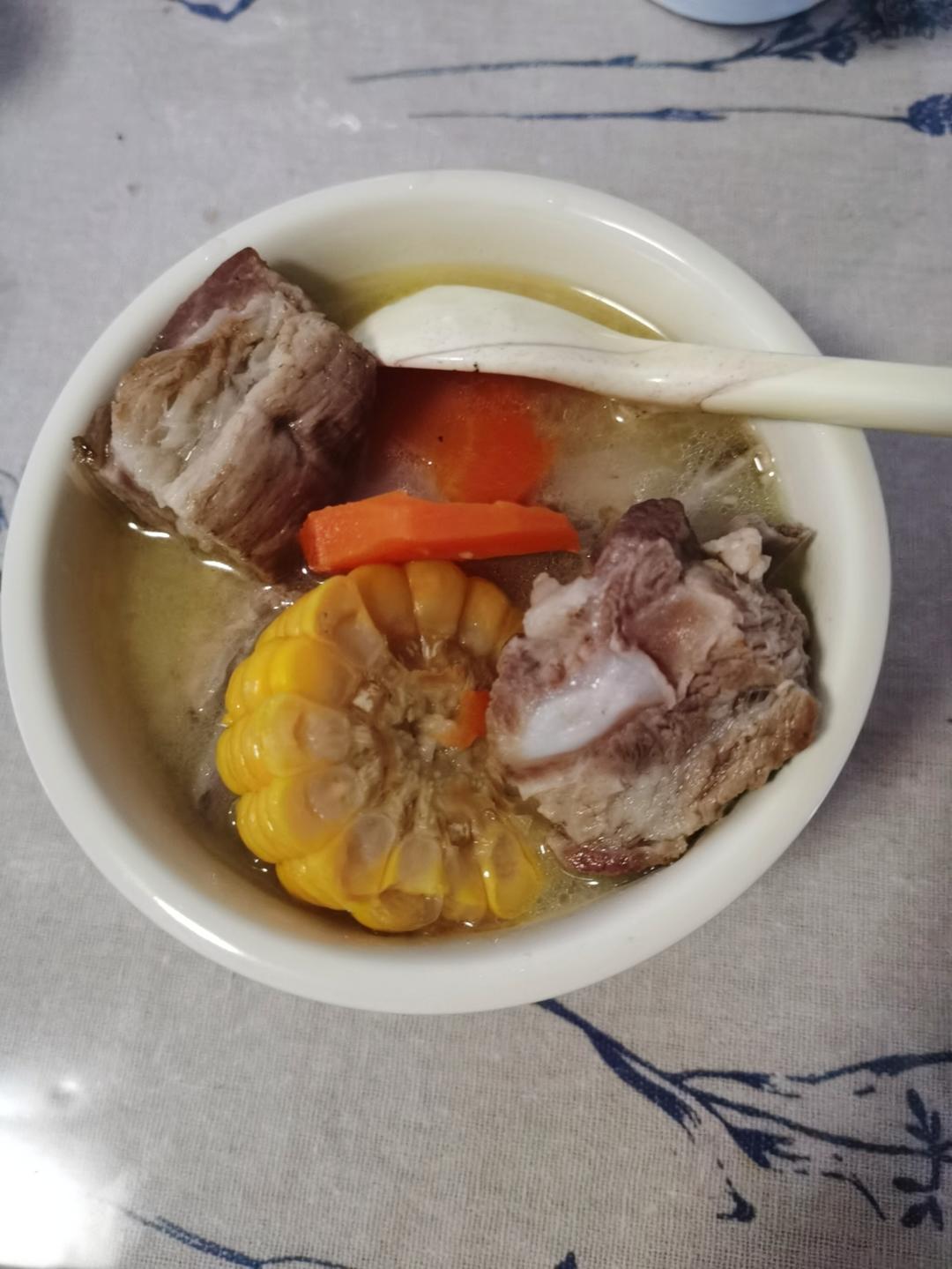 连吃三碗的玉米山药排骨汤