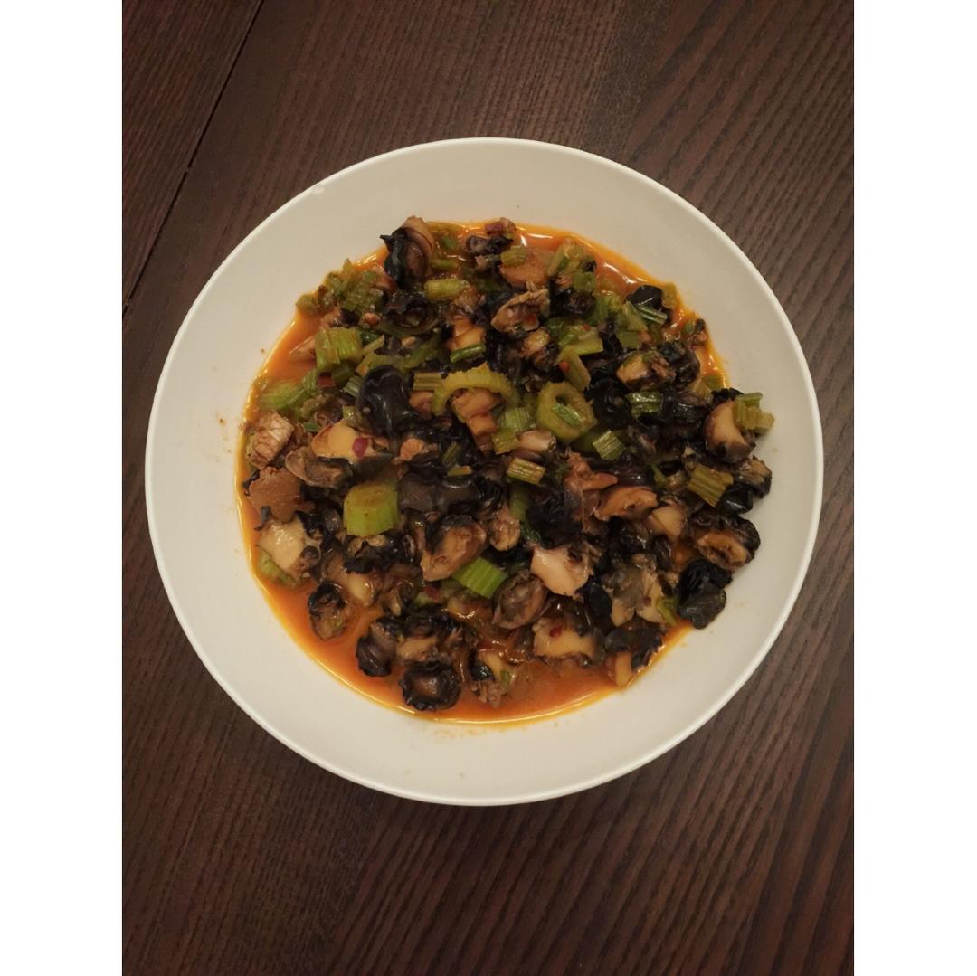 爆炒香辣田螺肉