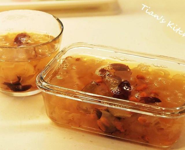 银耳红枣枸杞甜汤的做法
