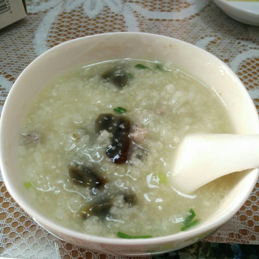 十五分钟快手之香滑皮蛋瘦肉粥(附五分钟电饭煲电压力锅更快捷方法)
