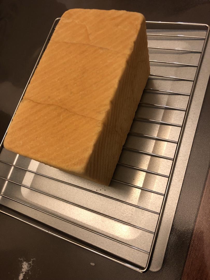 可以拉丝的超级软奶香吐司面包