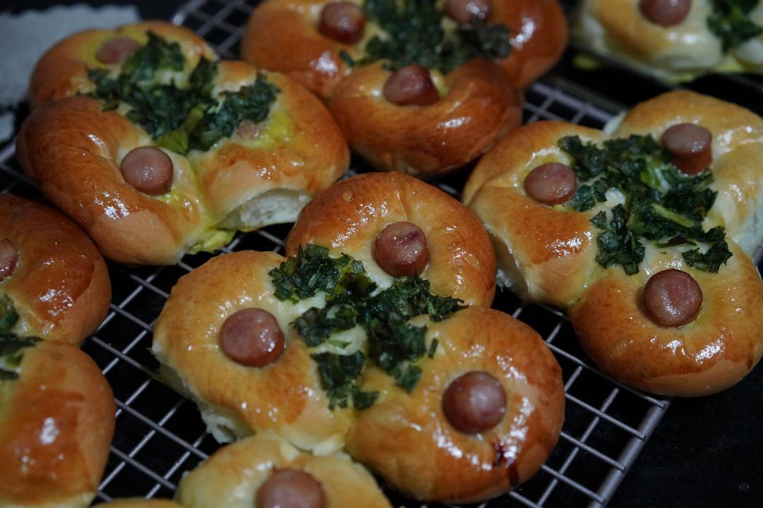 葱花脆肠调理面包的做法