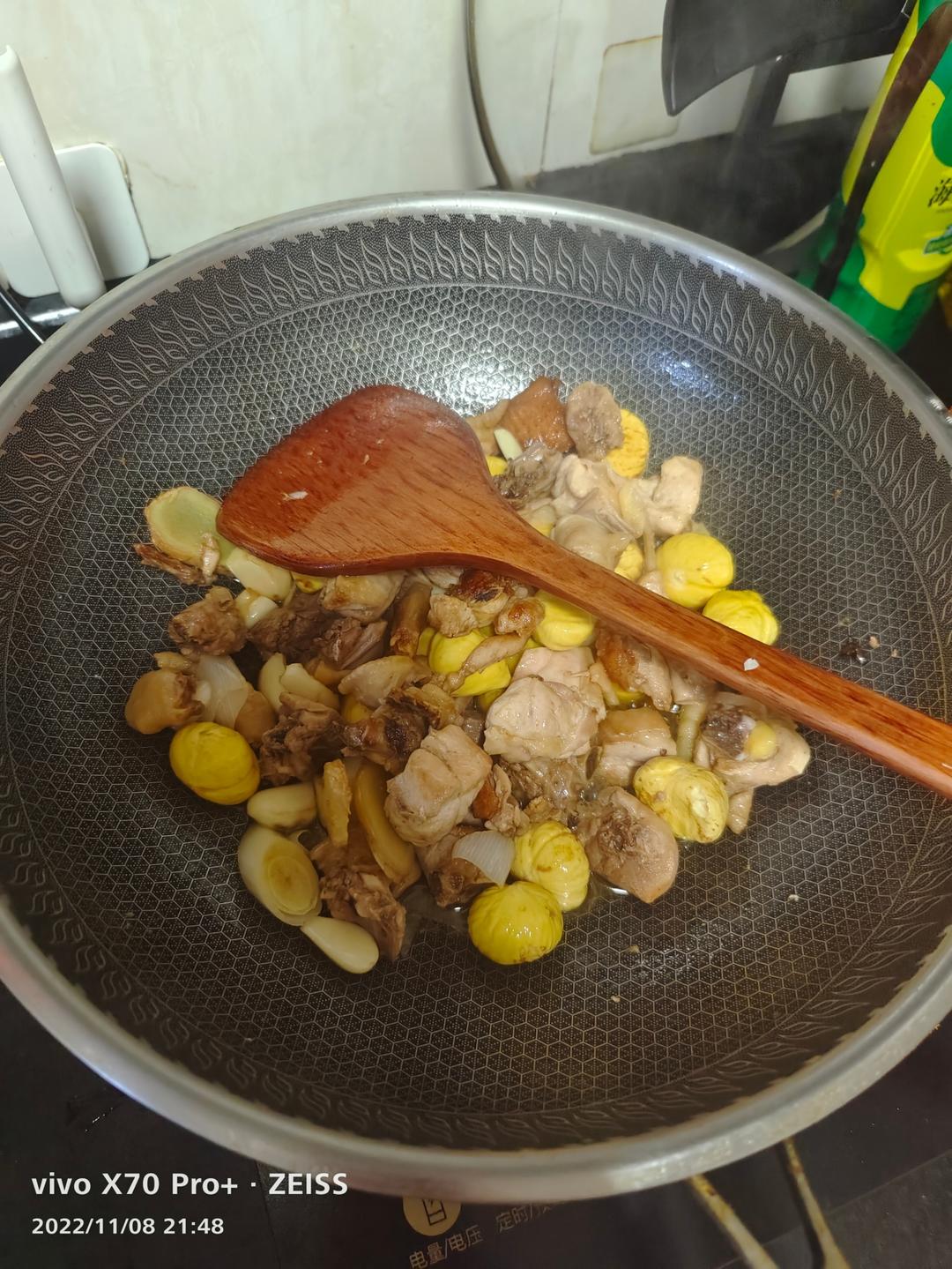 板栗烧鸡家常简单版！