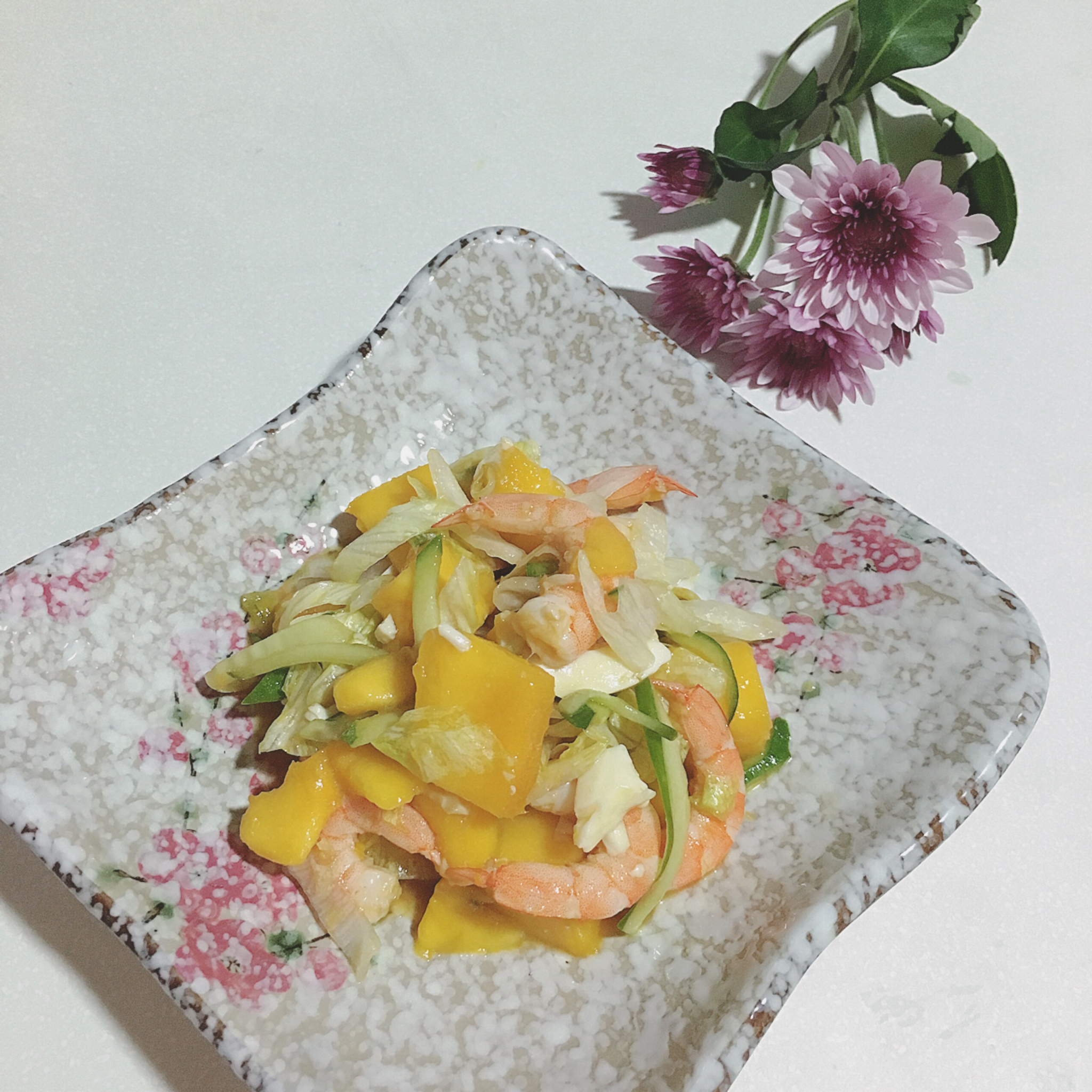 芒果鲜虾沙拉