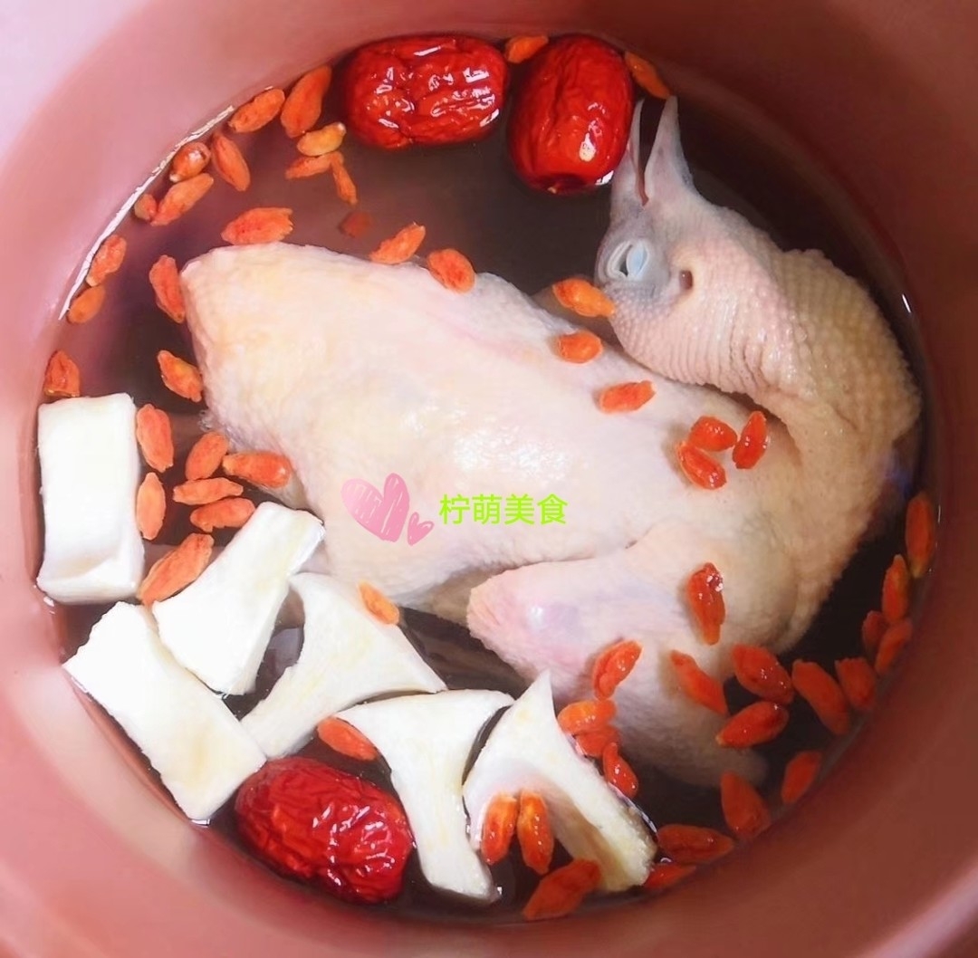 榴莲皮炖鸽子汤的做法
