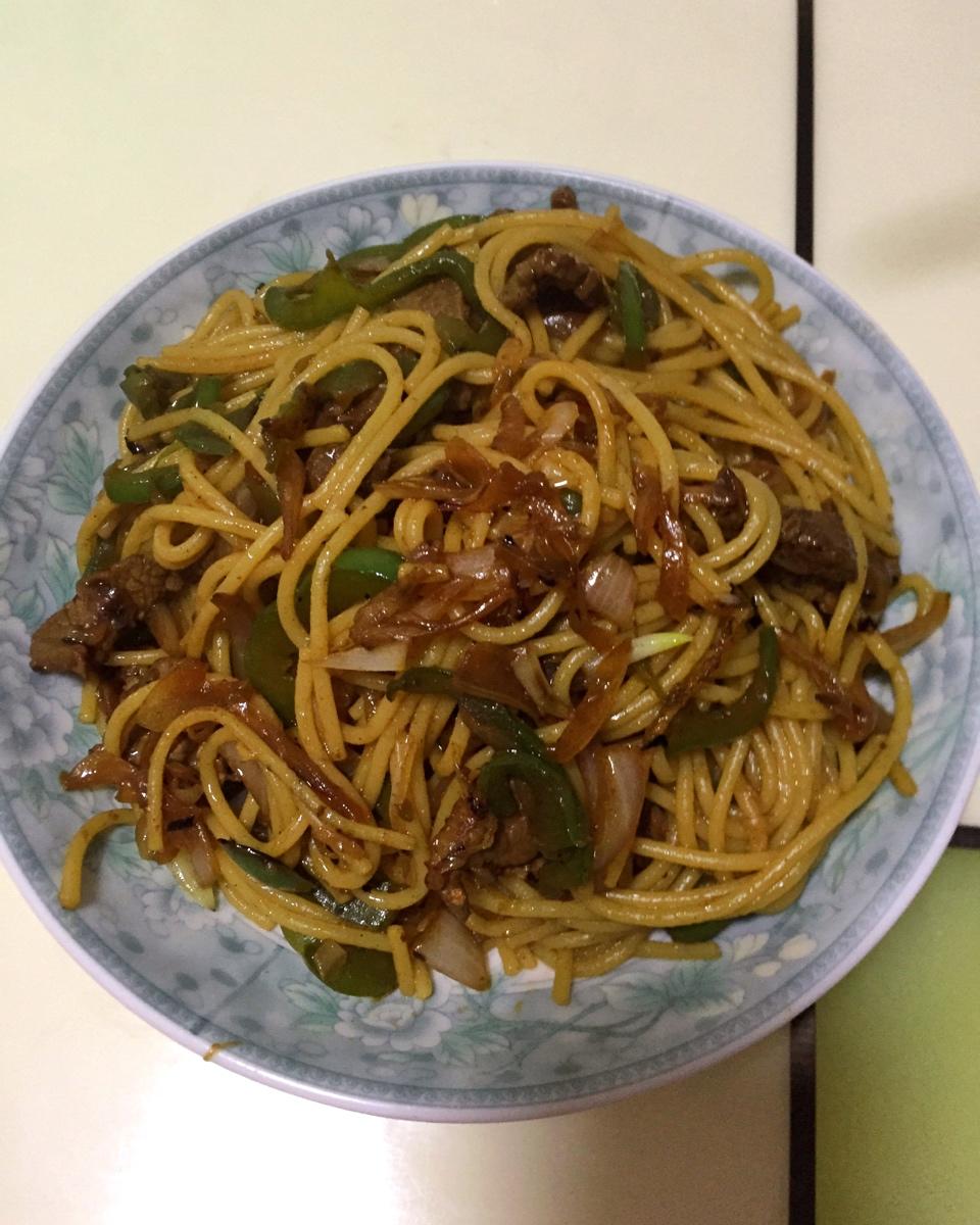 黑椒牛柳炒意面