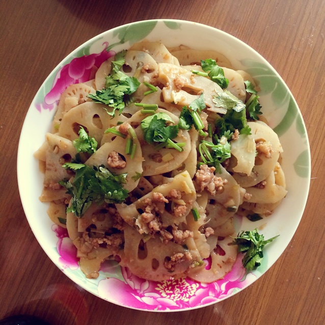 凉拌肉丝藕片