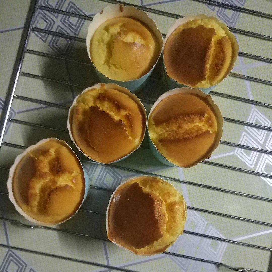 不会回缩的纸杯蛋糕