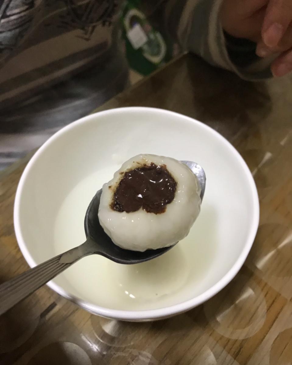 吞吞花落做的摇元宵(巧克力馅)