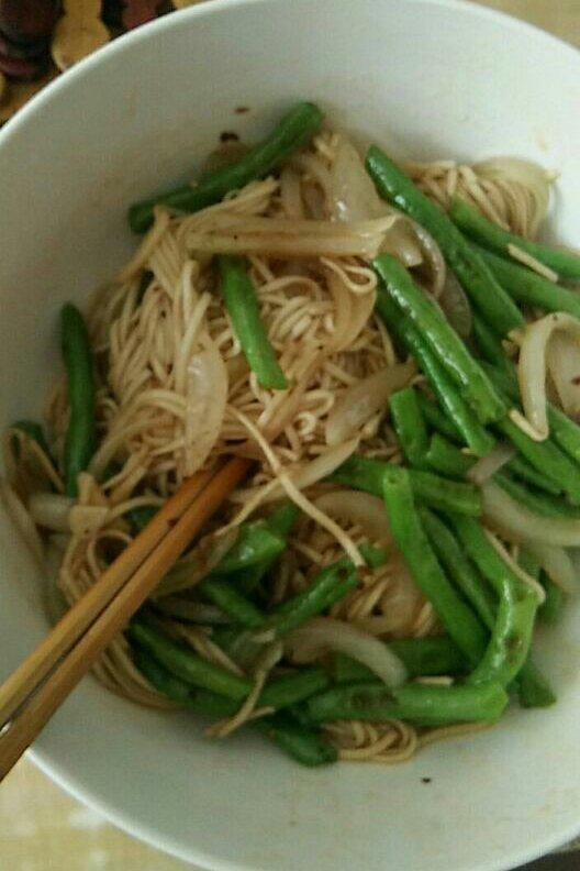 焖长豆角炒面