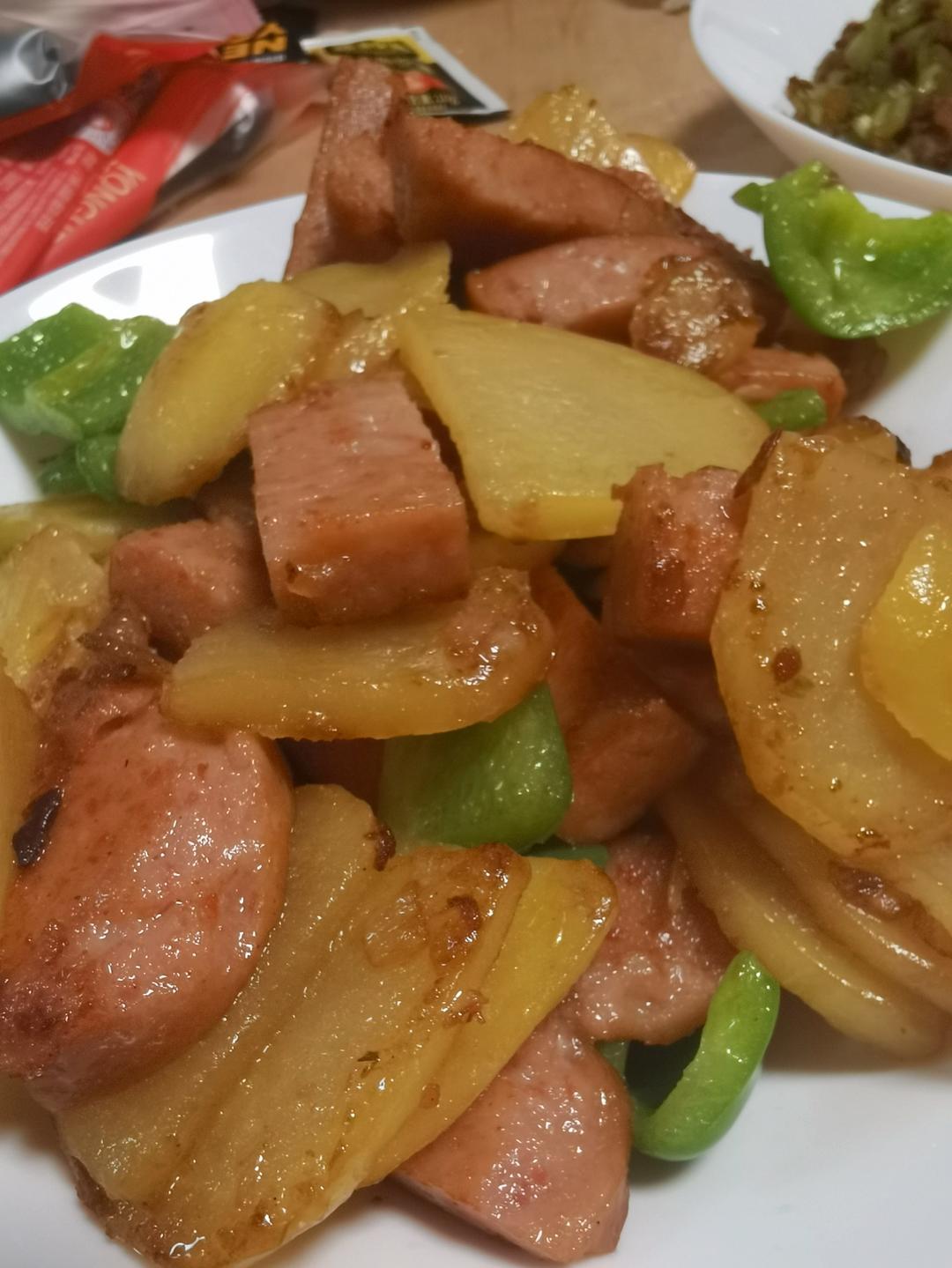 土豆片炒火腿肠