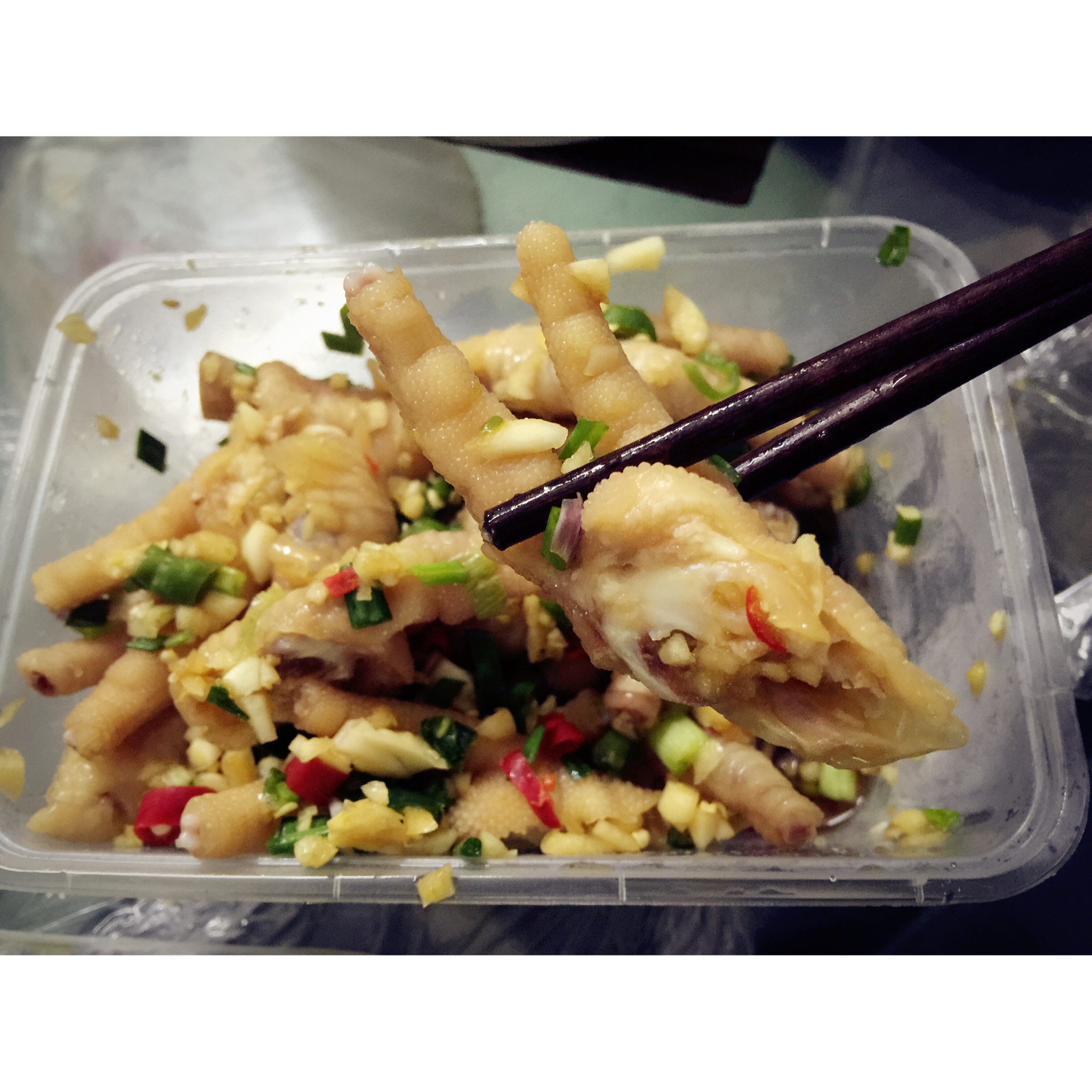 酸辣鸡脚๑