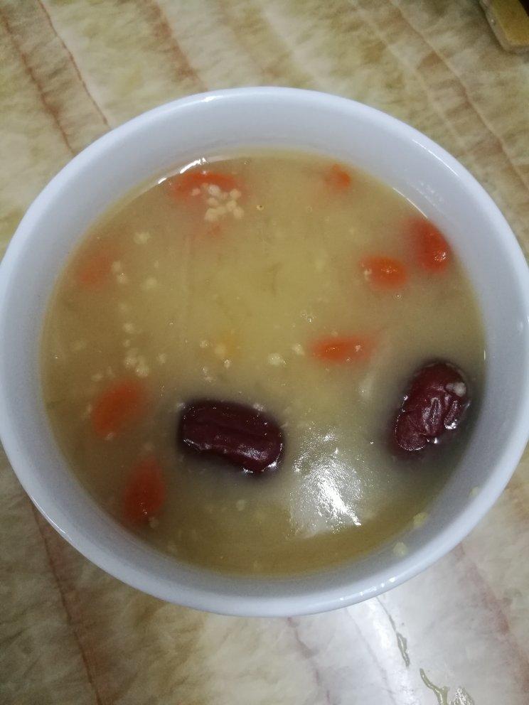 小米红枣燕窝粥
