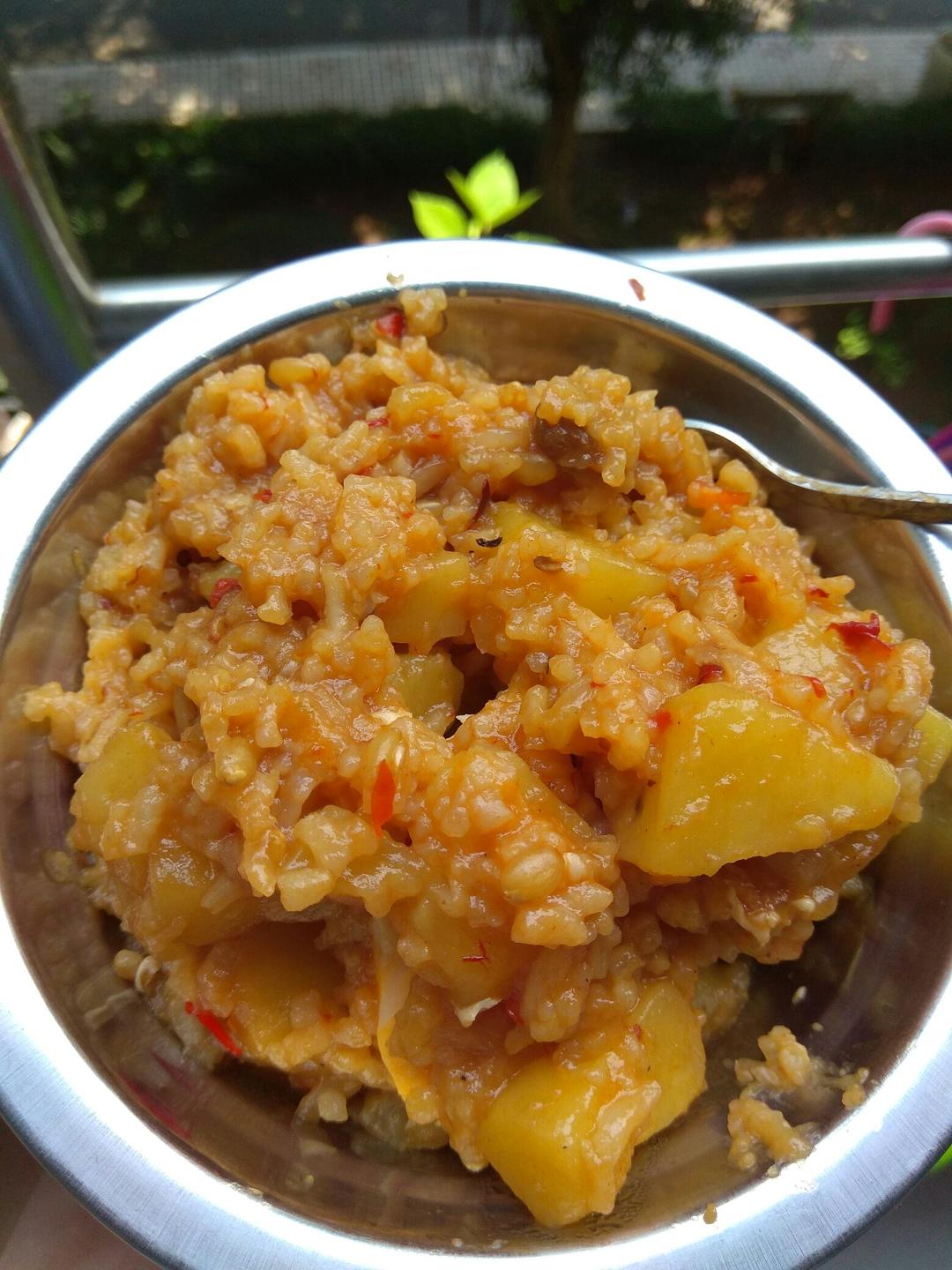 土豆焖饭（电饭锅版）