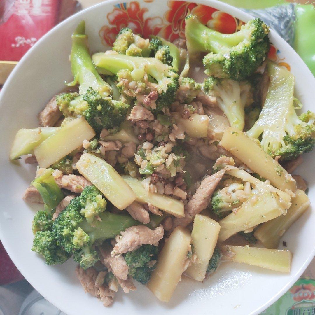 西兰花炒鸡肉