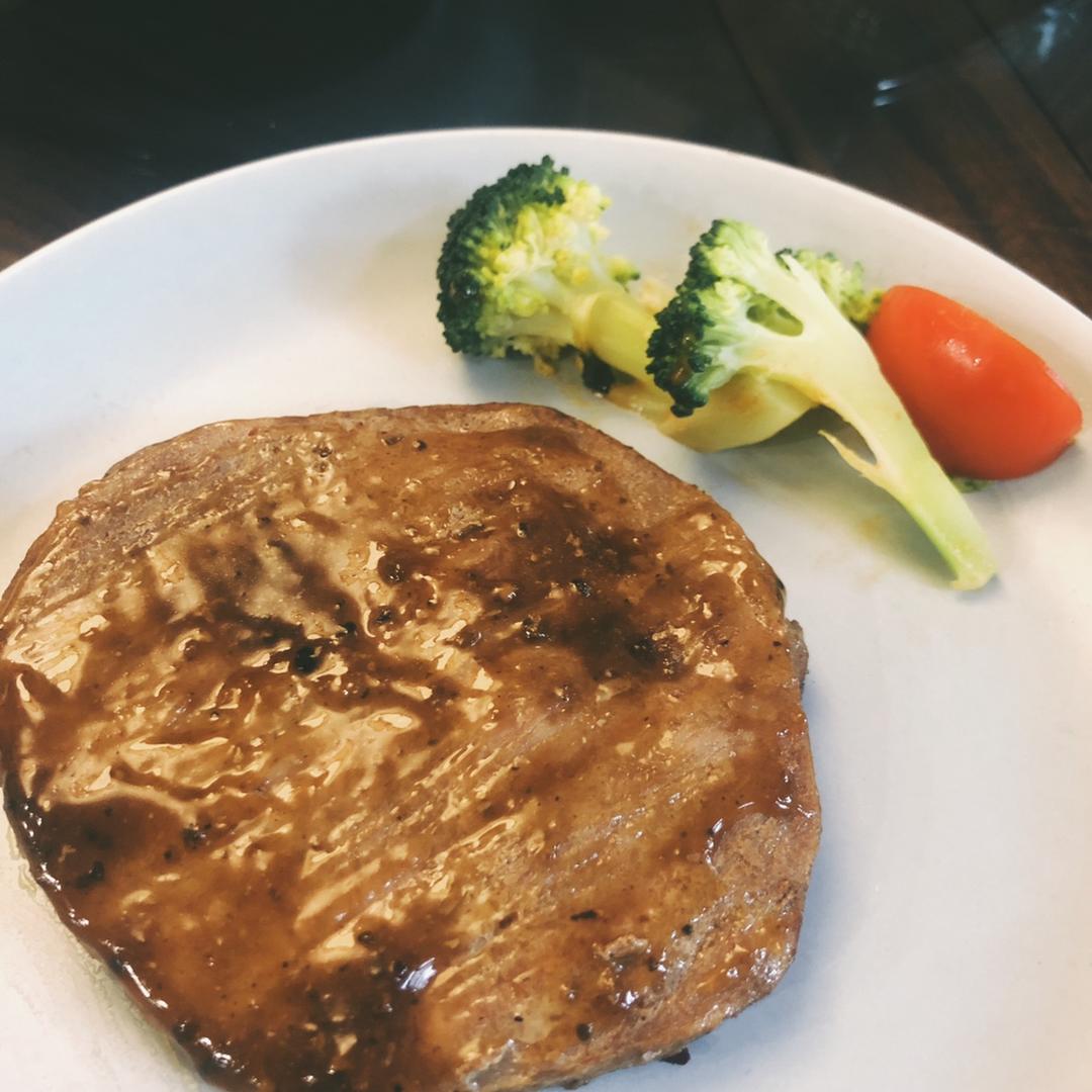 黑胡椒牛排（菲力牛排）—附黑胡椒汁的做法