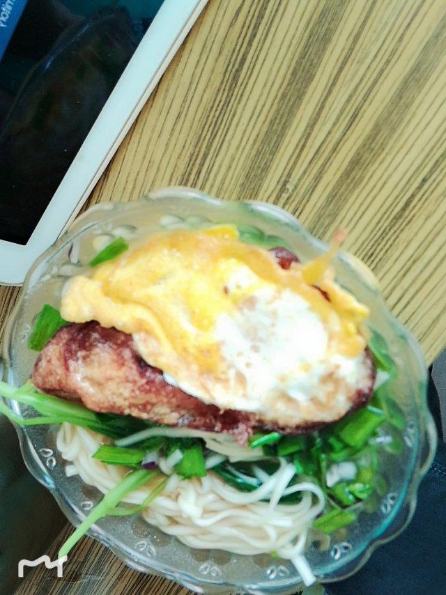 一碗热汤面