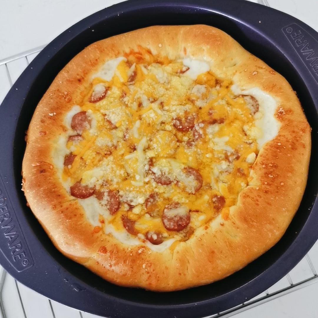 含宣软饼皮做法、自己在家也能做出馅料十足、超拉丝的美味诱人披萨