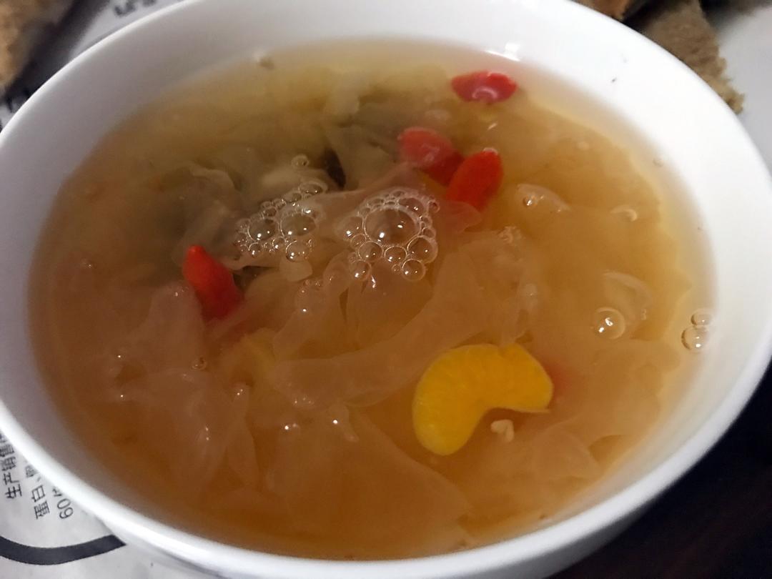 红枣银耳羹