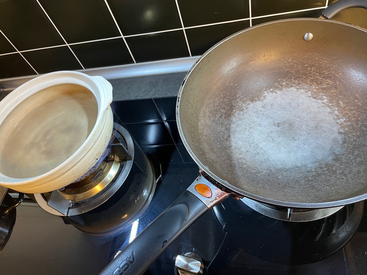 万能搭配 番茄汤砂锅煲的做法 步骤2