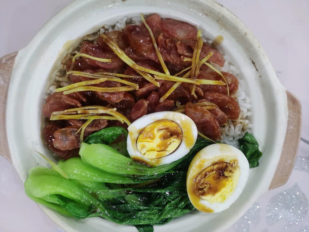 广式腊味煲仔饭